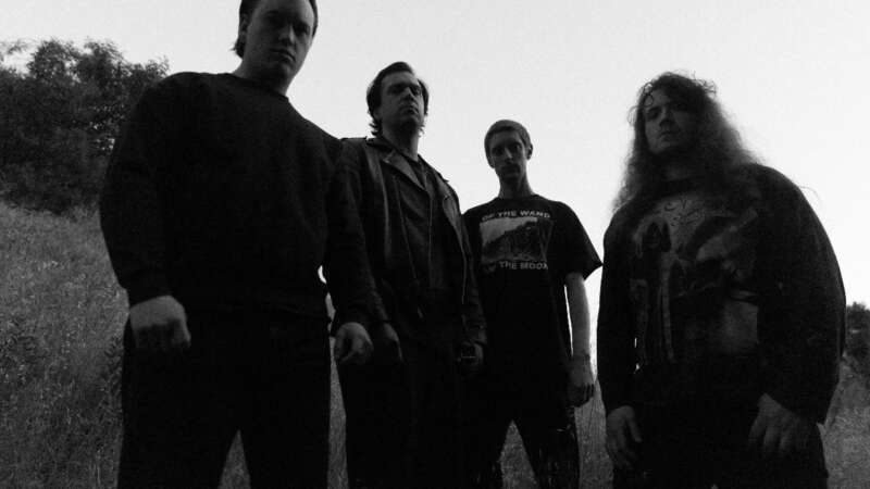 UPON STONE – in arrivo il loro album di debutto “Dead Mother Moon”; guarda il video della title-track