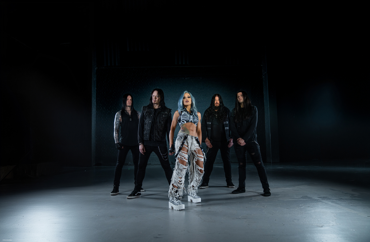 ARCH ENEMY – annunciano il nuovo disco “Blood Dynasty”