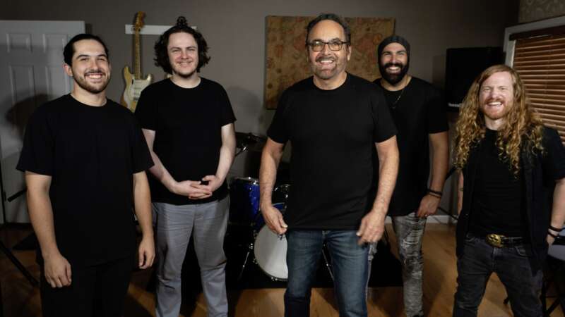 NEAL MORSE & THE RESONANCE – pubblicano il video del nuovo singolo “Thief”